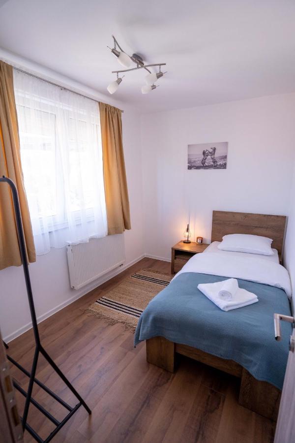 Apartman Niko Лівно Екстер'єр фото